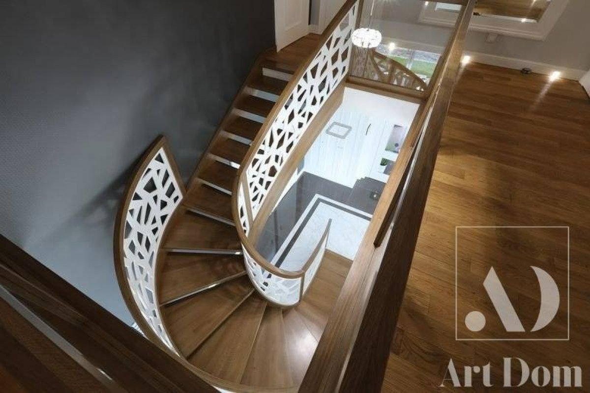 Klasyka black & white z pięknymi schodami w centrum